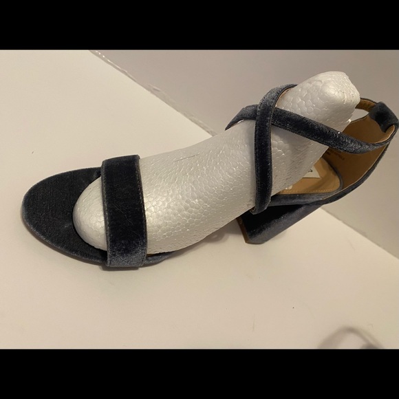 Steve Madden Block Heels, Velvet, Size 9 - Picture 5 of 7